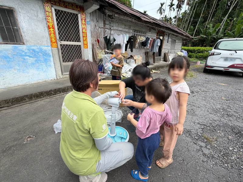 門諾基金會,長照服務,夏日涼伴行動,送電風扇,送電扇,居家服務,A級單位,早療到宅,花東,花蓮,台東,弱勢個案,居家用電,守護東老