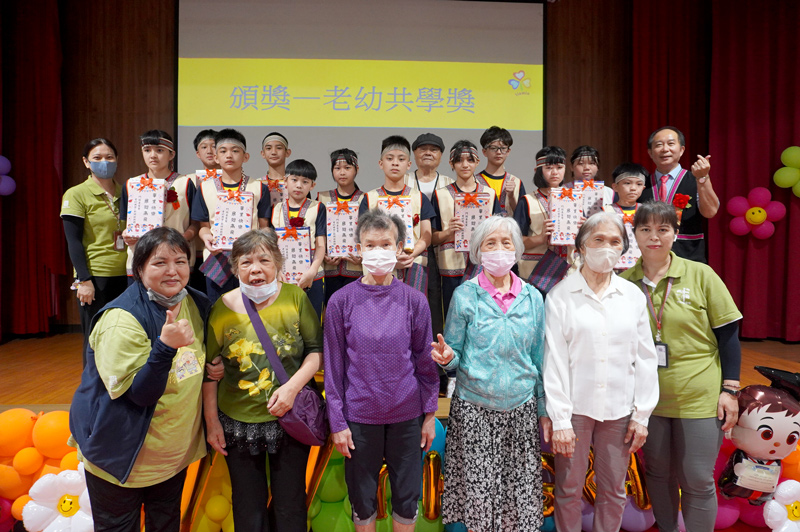 佳民國小老幼共學