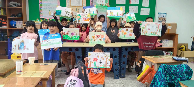 門諾基金會、佳民國小、老幼共學、長照服務、兒童節、生活課程、彩色筆、開學、一年級、二年級