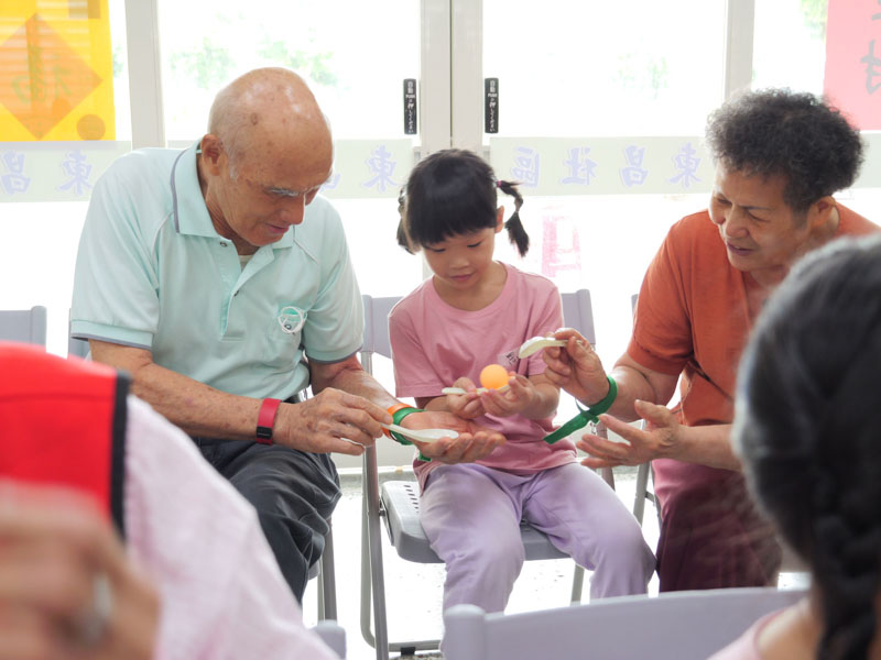 門諾基金會，長照服務，老幼共融，花蓮社區據點中心，吉安，瑞智學堂，社照C據點，新城，失智據點，美崙，身障樂活，咪咪幼兒園，運動會，千歲金剛，小金剛，復古，懷舊，童玩，扁擔，沙包，乒乓球，湯匙，社區服務