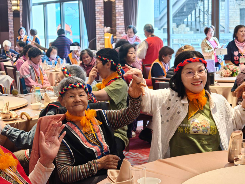 門諾基金會、九九重陽、運動會、台北富邦銀行公益慈善基金會、團康遊戲、破冰遊戲、小蜜蜂