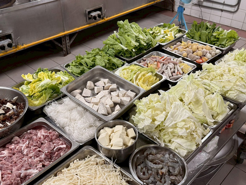 門諾基金會,門諾台南銀髮悠活園區,和順日照,長青學苑,和順居,老人住宿,新春圍爐,團圓飯,銀髮友善,火鍋,社區適應